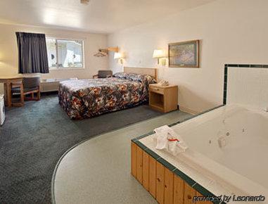 Northwoods Inn And Suites Ely Quarto foto